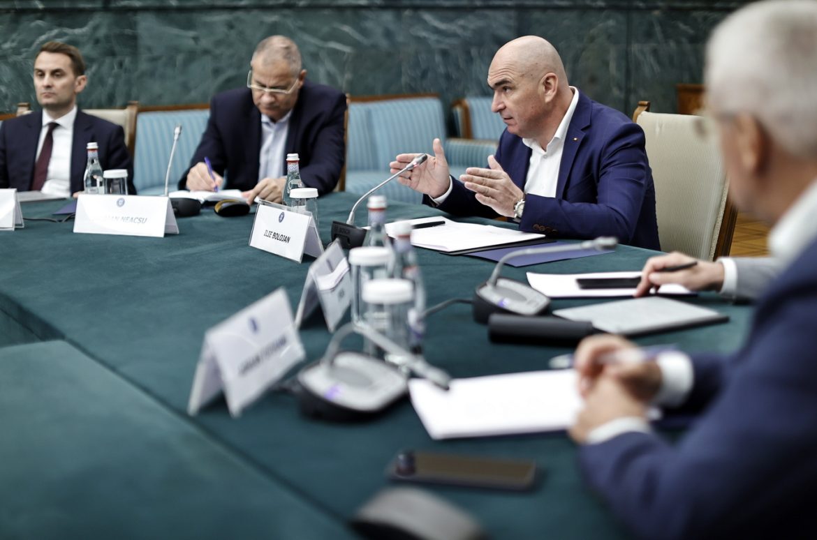 TIRANIA FISCALĂ A BOLOCANULUI: O TAXĂ DE 25 DE LEI PENTRU COLETELE DIN AFARA UE