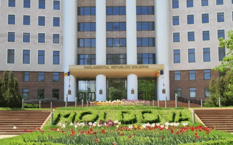 Parlamentul se va reuni într-o sesiune specială pentru depunerea jurământului de către judecătorii Curții Constituționale